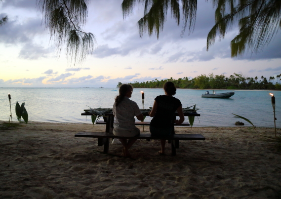 Carol and Heipoe weaving plates